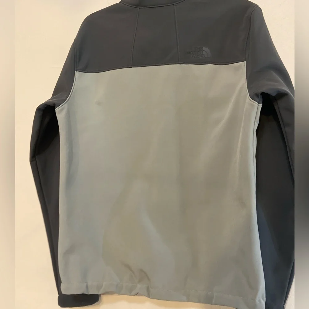North Face~Men’s Lightweight Neoprene Jacket~ Full Front Zip Closure~Size S/P